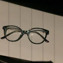 Lentes Green black, segundo informou MEININGER Hotel Amsterdam City West usando iLost