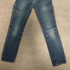 Kleding  - Jeansbroek، كما تم الإبلاغ عنه بواسطة Centraal magazijn عبر iLost