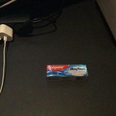 Tooth paste, jak nahlášeno Van der Valk Hotel Amsterdam Zuidas pomocí iLost