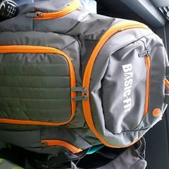 حقائب الظهر والحقائب النهارية، كما تم الإبلاغ عنه بواسطة Regio West-Vlaanderen عبر iLost