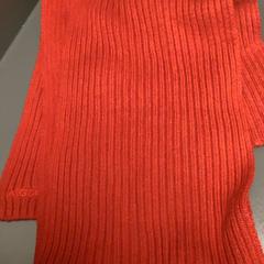 スカーフ Red がiLostで MEININGER Hotel Copenhagen によって報告されました