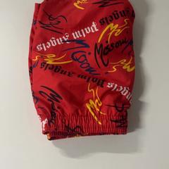 Shorts de baño, segundo informou Silver Sands Beach usando iLost