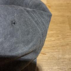 Pet donkergrijs がiLostで Designer Outlet Roermond によって報告されました