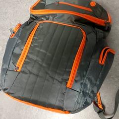 배낭 Grijs/Oranje, iLost를 사용하여 Regio Oost-Vlaanderen에 보고됨