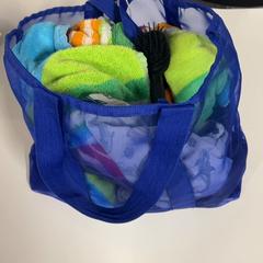 Eskuoihalak, Igeriketa galtza motzak & Orrazi, gisa salatu by Silver Sands Beach iLost erabiliz