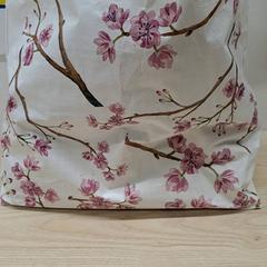 Kasse med kläder, iLost를 사용하여 IKEA Jönköping에 보고됨