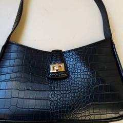 İLost kullanarak Regio Antwerpen - Brussel tarafından bildirildiği gibi Çanta