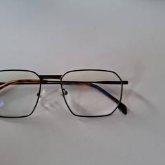 Ulleres de vue monture métal vert, segons ha informat ilévia mitjançant iLost