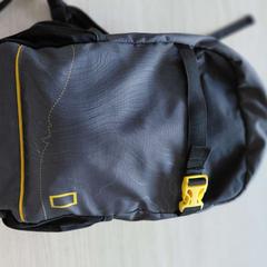 Motxila Zwart-geel, gisa salatu by Regio Oost-Vlaanderen iLost erabiliz