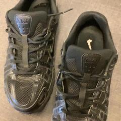 Buty Black, zgłoszono przez MEININGER Hotel Brussels City Center przy użyciu iLost