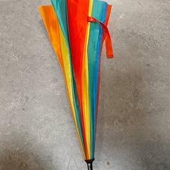 Ombrello - regenboog kleuren., come riportato da Centraal magazijn utilizzando iLost