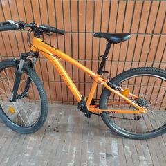 Mountainbike Rockrider ST 500 junior, oranje, segons s'ha informat a iLost