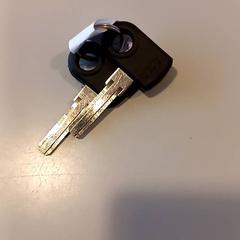 Bizikletaren giltzak, gisa salatu by Arriva Limburg Noord iLost erabiliz