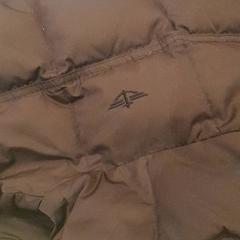 Jacka zwart, rapporterat av Van der Valk Hotel Schiphol med iLost