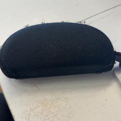 Estuche para lentes, segundo informou GVB usando iLost