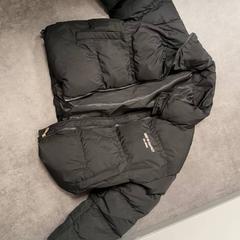 Casaco Zwart, como reportado por RRReis IJssel-Vecht Lelystad utilizando o iLost