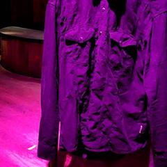 Button up Black, zoals gemeld door Club Nyx/Exit Café met iLost