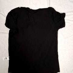 T-shirt, como reportado por Grand Hotel Amrâth Amsterdam utilizando o iLost