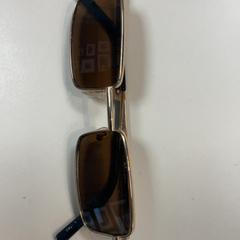 Sonnenbrille, gemeldet von Movie Park Germany über iLost