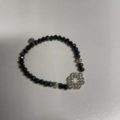 Armband, rapporterat av TheaterHangaar med iLost