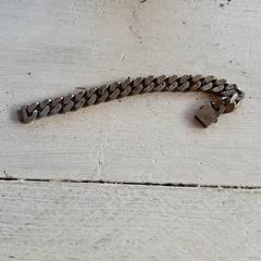 Armband, ako bolo nahlásené DierenPark Amersfoort pomocou iLost