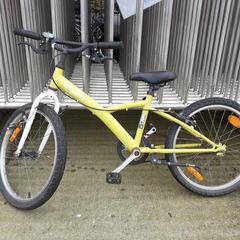 어린이용 자전거 B-Twin Fluo groen-geel, iLost를 사용하여 Fietsdepot에 보고됨