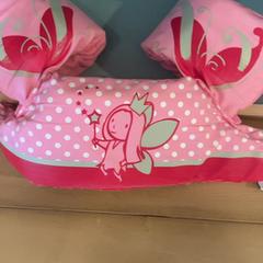 Swimming-bands, as reported by Familie Resort Molenwaard using iLost
