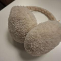 Roba Gebroken wit, segons ha informat Regio Antwerpen - Brussel mitjançant iLost