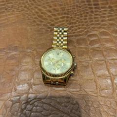 Náramkové hodinky, jak nahlášeno Van der Valk Hotel Houten pomocí iLost