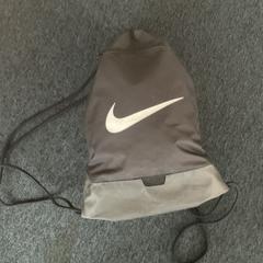 Väska, rapporterat av Breng Arnhem med iLost