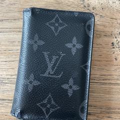 Wallet and bank passes, as reported to iLost