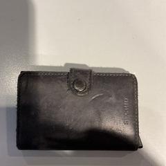 Pasjeshouder hermans., jak nahlášeno Gemeente Amsterdam pomocí iLost