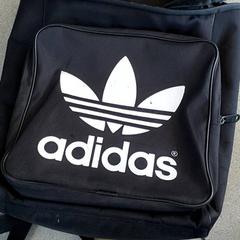 バックパック - Zwart がiLostで Centraal magazijn によって報告されました