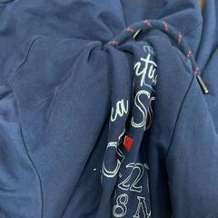 Pulóver, amint azt Pathé Leeuwarden az iLost segítségével jelentette.