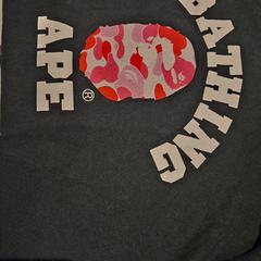 Black t-shirt, som rapportert av Conscious Hotel Vondelpark ved bruk av iLost