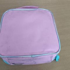 Táska, amint azt Regio Limburg - Leuven az iLost segítségével jelentette.