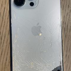 Iphone White がiLostで MEININGER Hotel Berlin East Side Gallary によって報告されました