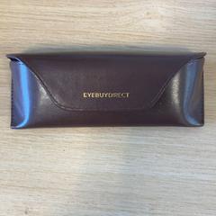 Etui à lunettes avec lunettes, a été signalé par Keukenhof utilisant iLost