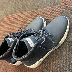 Sko, som rapportert av Amsterdam ID Aparthotel ved bruk av iLost