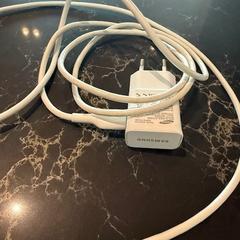 Töltő wit samsung, amint azt Van der Valk Hotel Veenendaal az iLost segítségével jelentette.