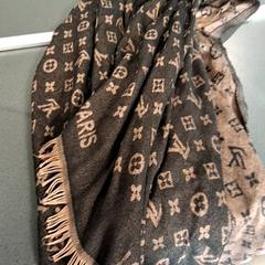 Scialle Bruin, come riportato da Breng Nijmegen utilizzando iLost