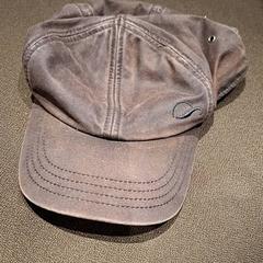 Boné & Beanie, como reportado por Van der Valk Hotel Utrecht utilizando o iLost