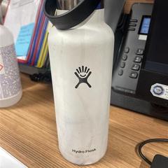 Láhev White, jak nahlášeno Vrije Universiteit Brussel (VUB) pomocí iLost