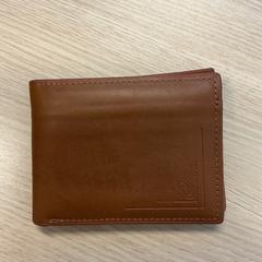 Bruine portemonnee, come riportato da Gemeente Arnhem utilizzando iLost