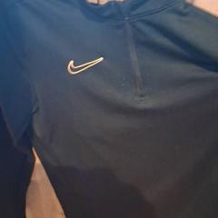 의류 Nike, iLost를 사용하여 Familiepark Drievliet에 보고됨
