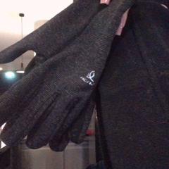 Rukavice & Čepice, jak nahlášeno MEININGER Hotel Vienna Downtown Franz pomocí iLost