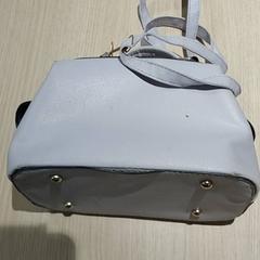 バッグ - handtas がiLostで Centraal magazijn によって報告されました