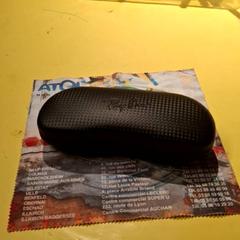 Boitier a lunette boite lun, ha sido reportado por IKEA Villiers-sur-Marne con iLost