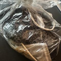 Bossa de plàstic, Roba interior & Carregador, segons ha informat Conscious Hotel Westerpark mitjançant iLost