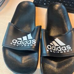 Adidas slippers, ha sido reportado por Haven Hotel Rotterdam con iLost